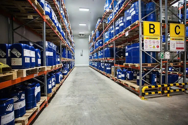 Cách bảo quản Phenol 99% an toàn trong kho hóa chất