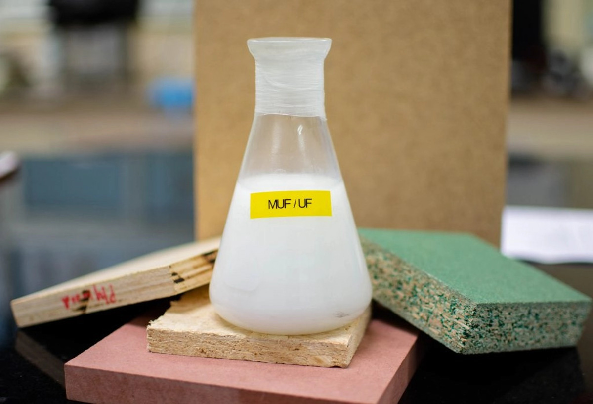 Ứng dụng Phenol trong sản xuất keo phenol-formaldehyde cho gỗ ép tại Hà Nội
