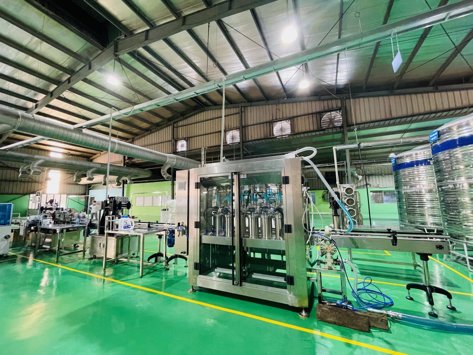 Xút NaOH trong sản xuất nước giặt, nước rửa chén và hóa mỹ phẩm