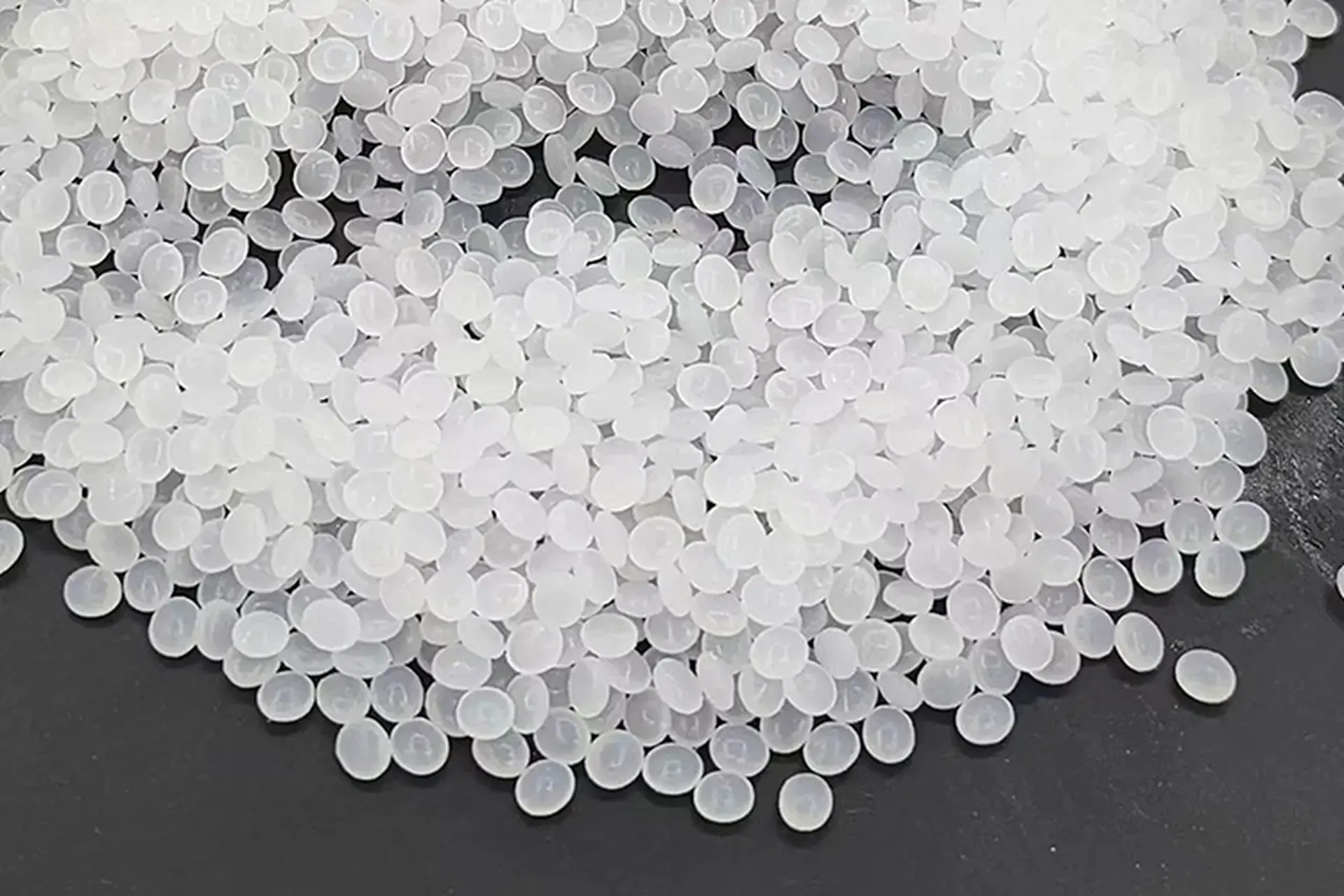 Acetone có hòa tan nhựa ABS, resin và composite không?